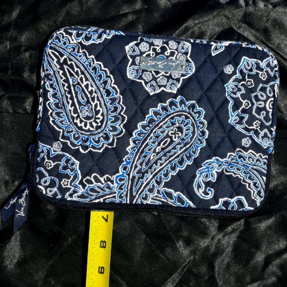 Vera Bradley Ipod Case Padded Purse Blue Paisley - Picture 7 of 16